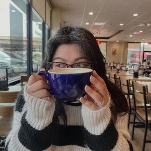 Meet your Posher, Nayeli